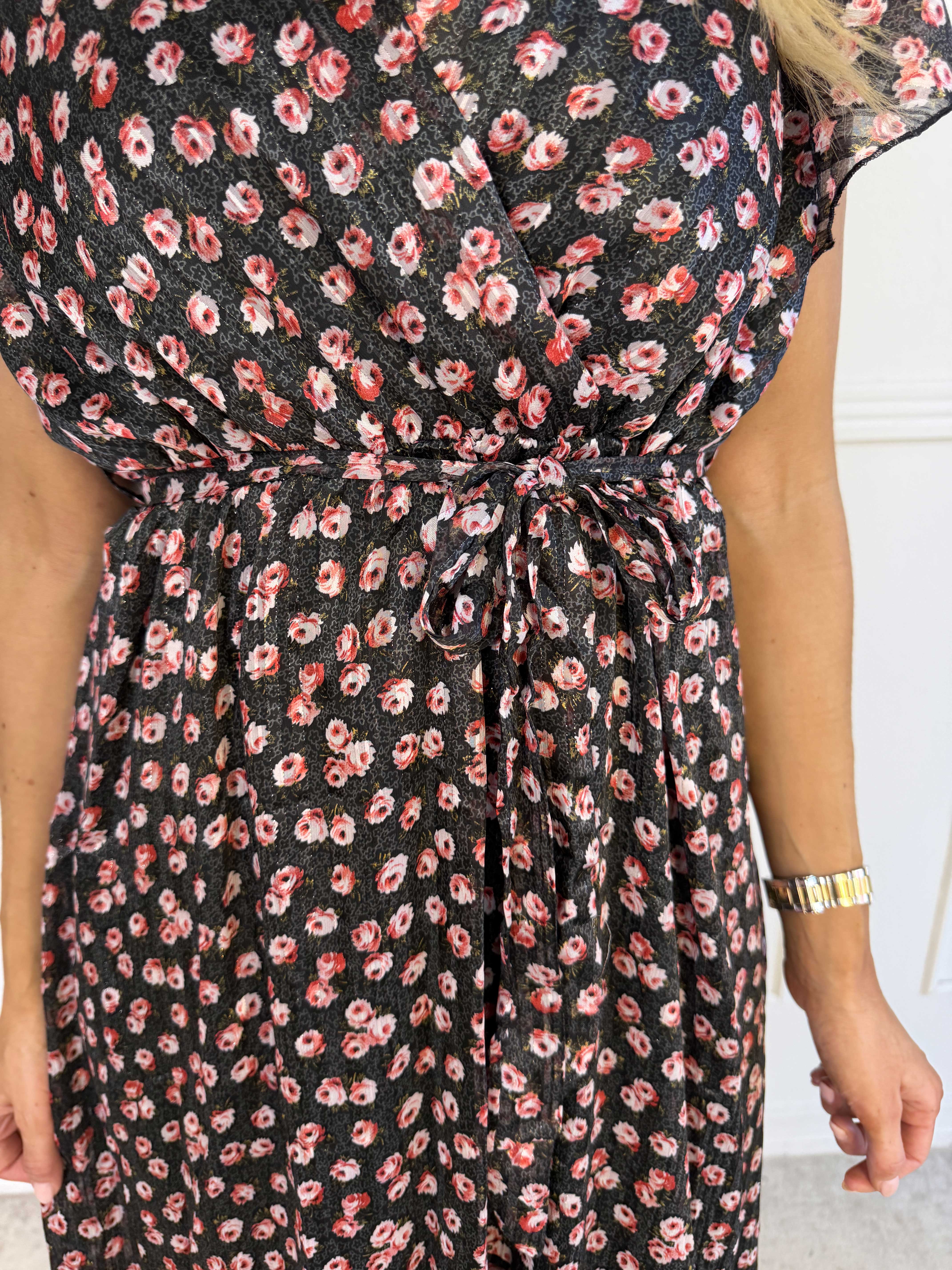 Jamin - Vacker blommig klänning med hög-låg kjol